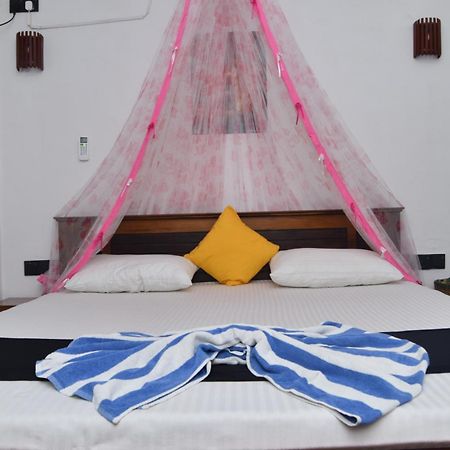 Kosi Giggles Resort Велигама Экстерьер фото