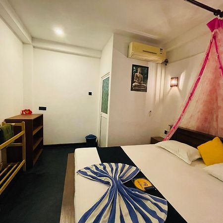 Kosi Giggles Resort Велигама Экстерьер фото