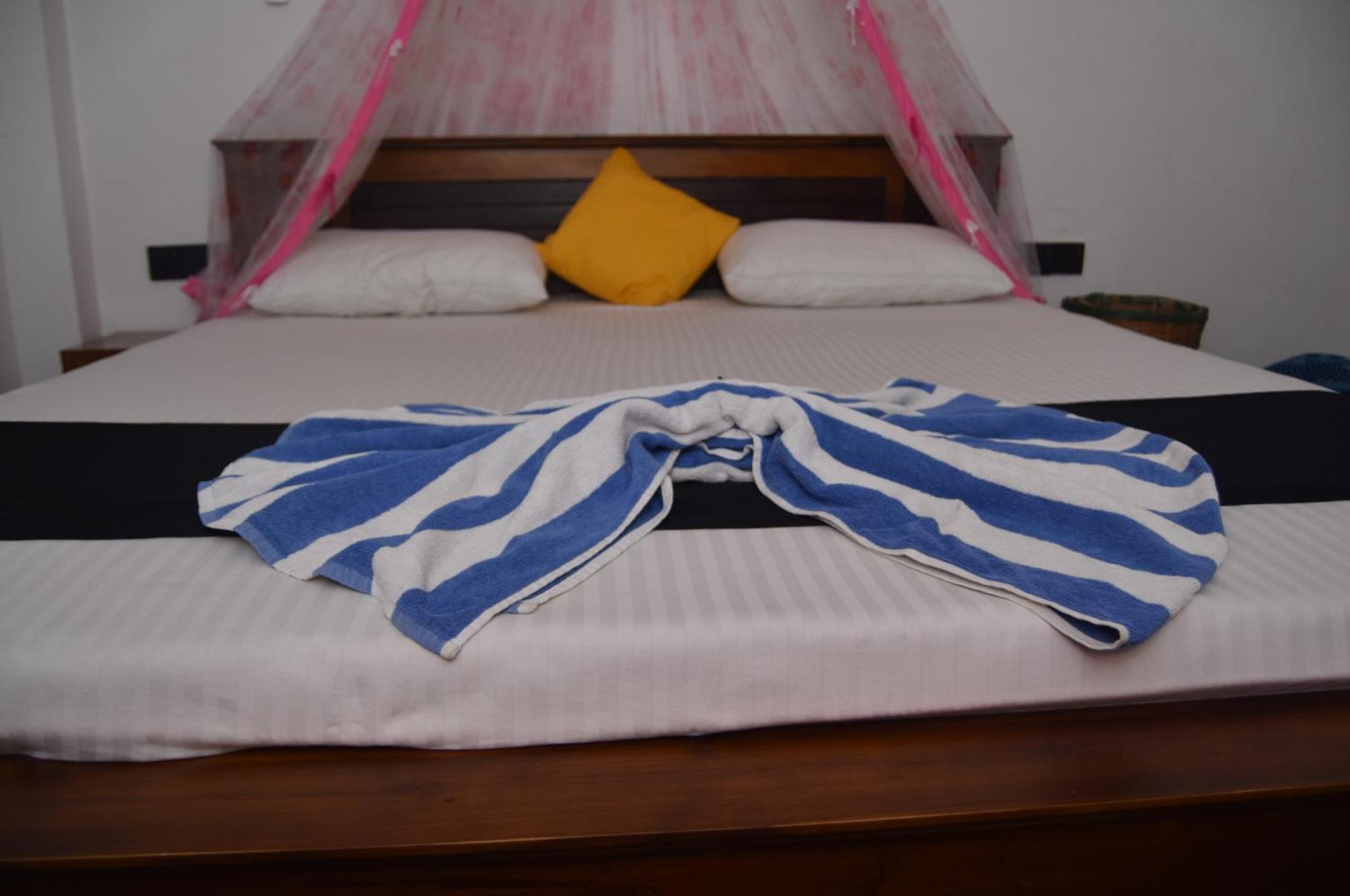 Kosi Giggles Resort Велигама Экстерьер фото