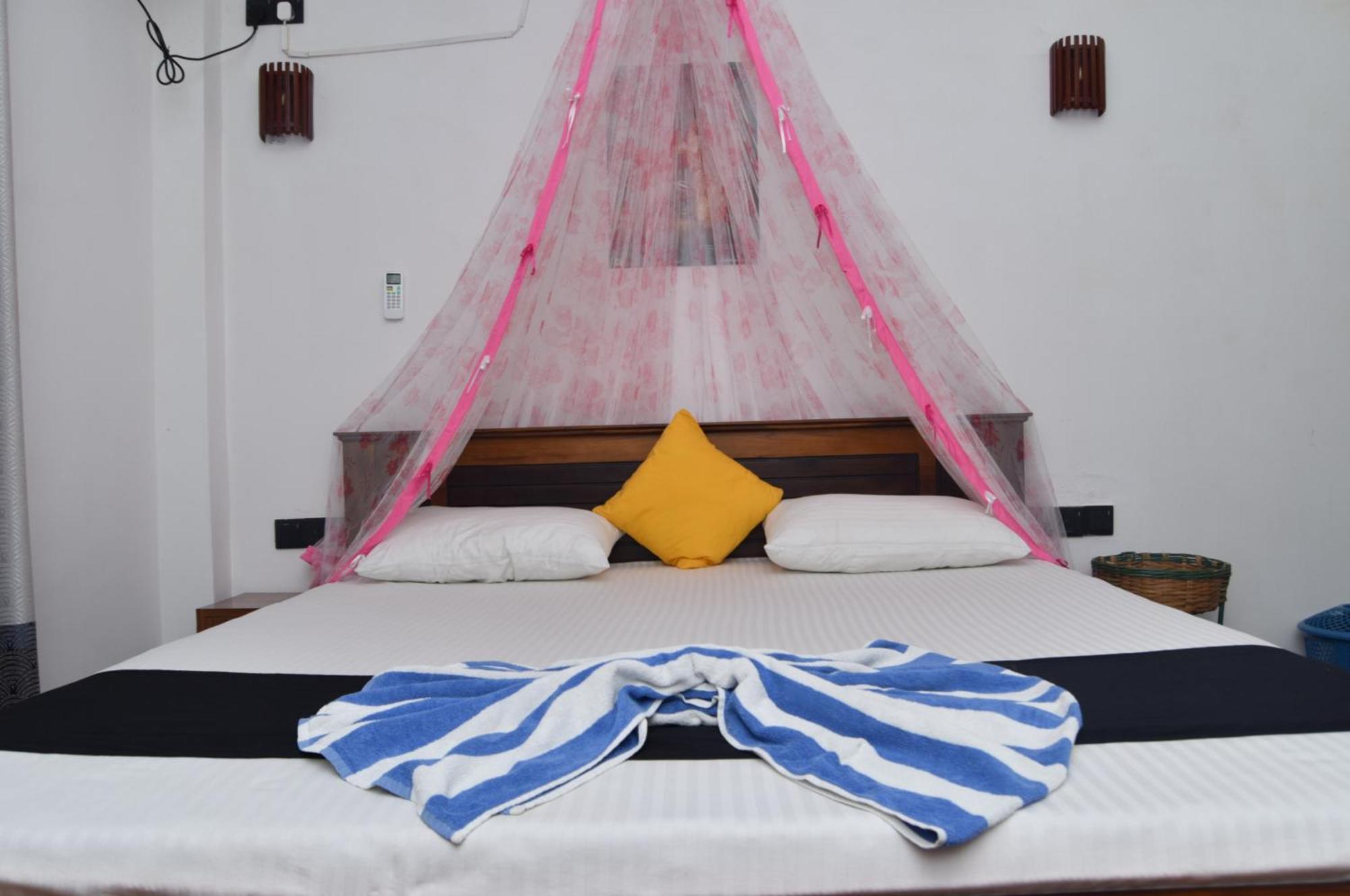 Kosi Giggles Resort Велигама Экстерьер фото